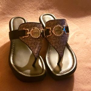 Guess wedge